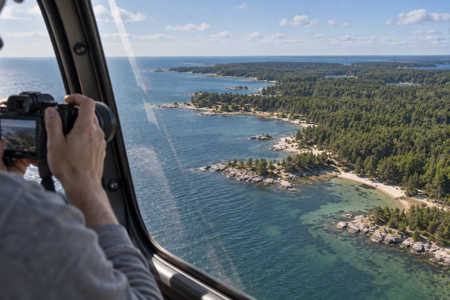 Õhust pildistamine helikopteri salongist ranniku kohal